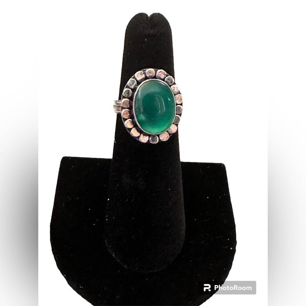 Green Onyx Silver Ring in a Sunflower Setting| size: 5